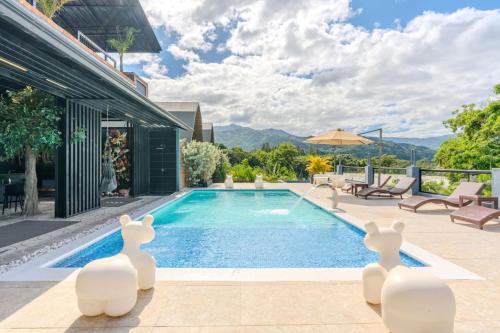 Piedra Blanca House | 01 - Romantic retreat with Pool and Scenic Views