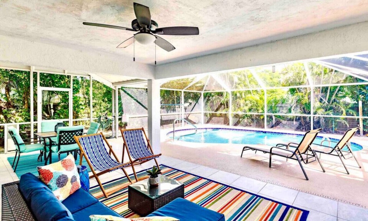 Central Naples House | 1 Mile to Beach! Pool, King Bed, BBQ, Games