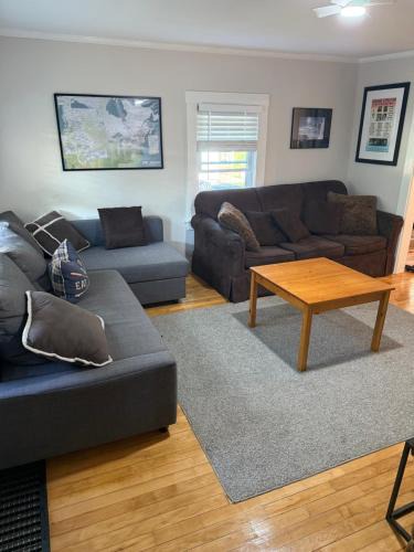 Bridgewater Corners House | 10 min Killington and Woodstock