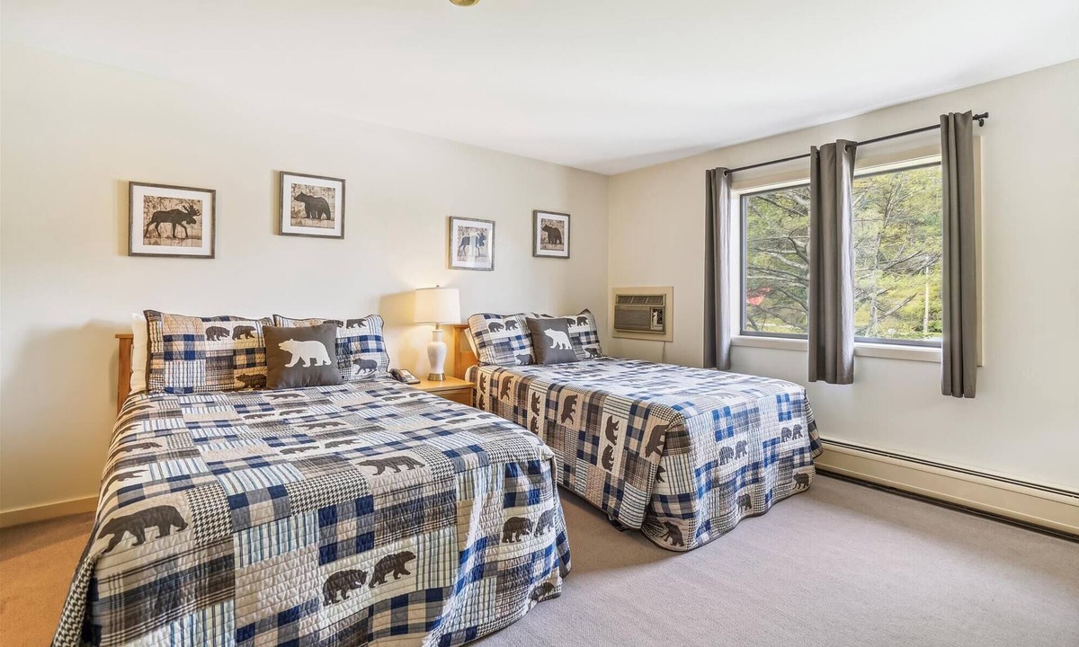West Bridgewater Hotel | 116 Two Double bed Standard Hotel room