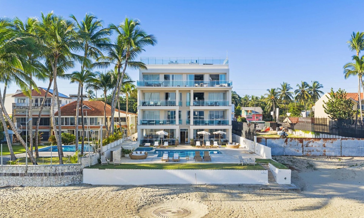 Cabarete House | 16 Bedroom Entire Oceanfront Hotel on Kite Beach in Cabarete
