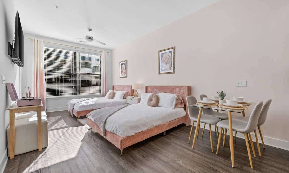 Sobro Apartment | 1BR w/ Balcony Steps to Broadway Nashville