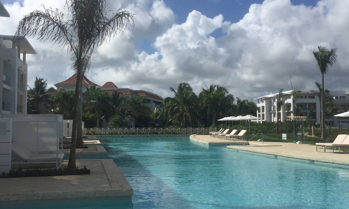 Punta Cana Resort | Alll inclusive 4 stars resorts walking distance to the beach fine dining