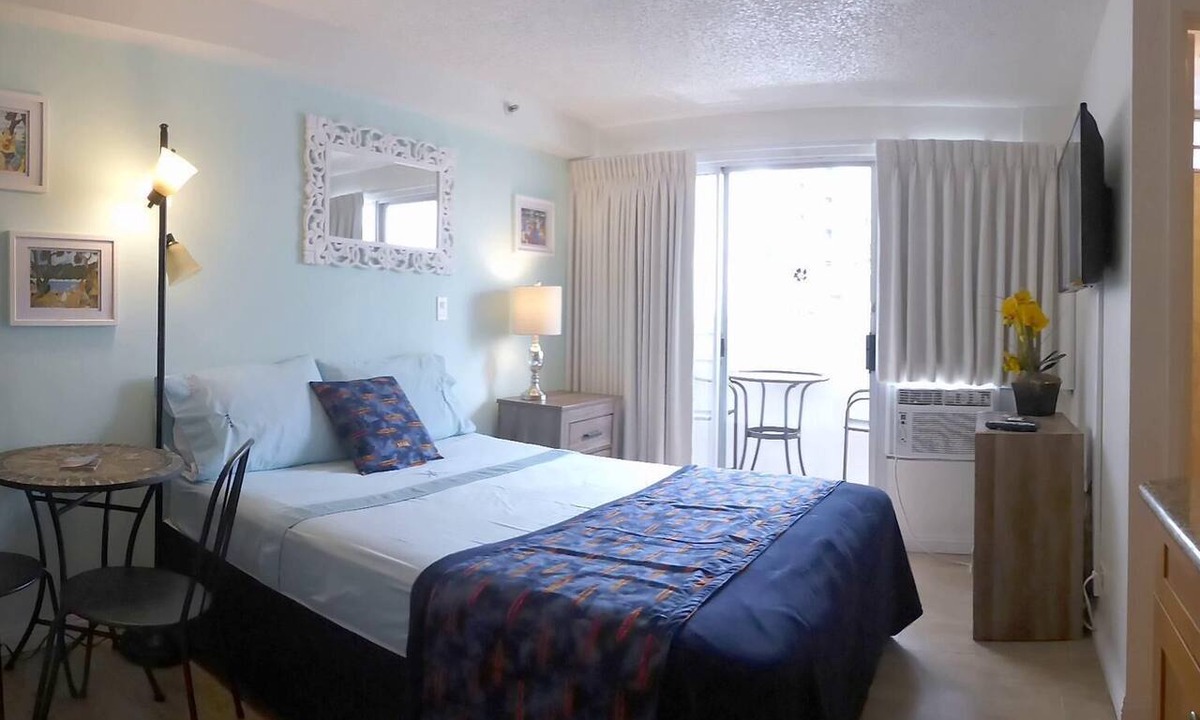 Waikiki Apartment | ALOHA-WAIKIKI FUN & CHARMING near BEACH 52
