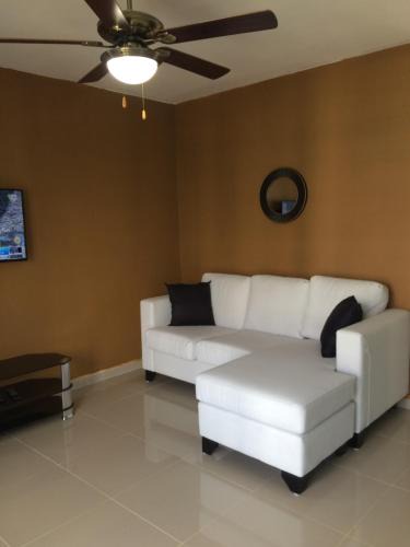 Punal Apartment | Apt with ac,WiFii,Netflix close to airport