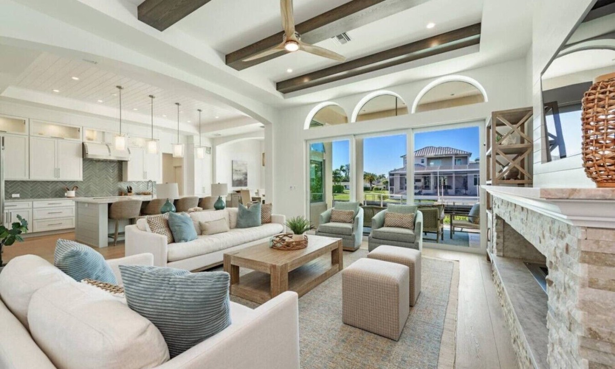 Connors House | Bayfront Retreat 5-min to Vanderbilt Beach