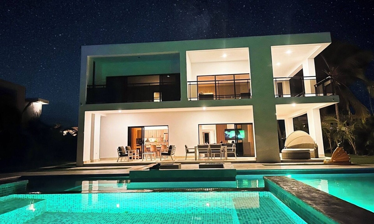 Punta Cana Villa | Beach Villa Luna with Pool and Jacuzzi, BBQ and Maid