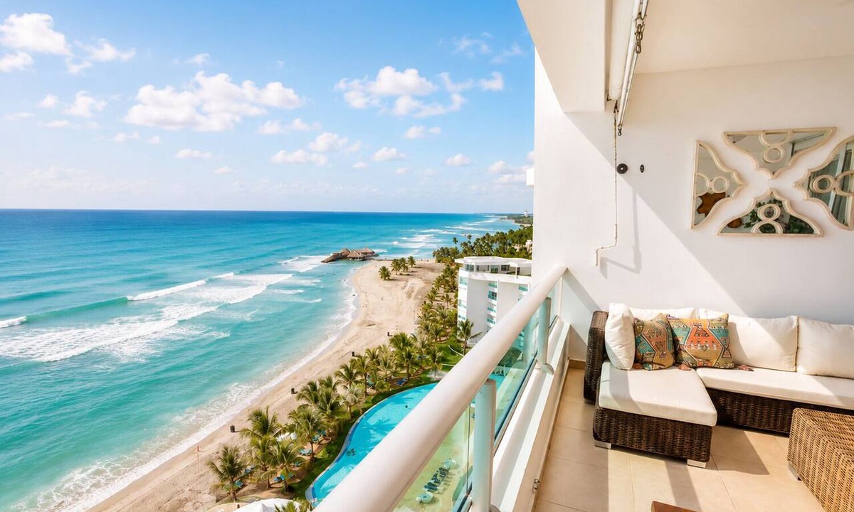 Villas Del Mar Apartment | Beachfront| 11th Floor | BalconyDining| 80"SmartTV
