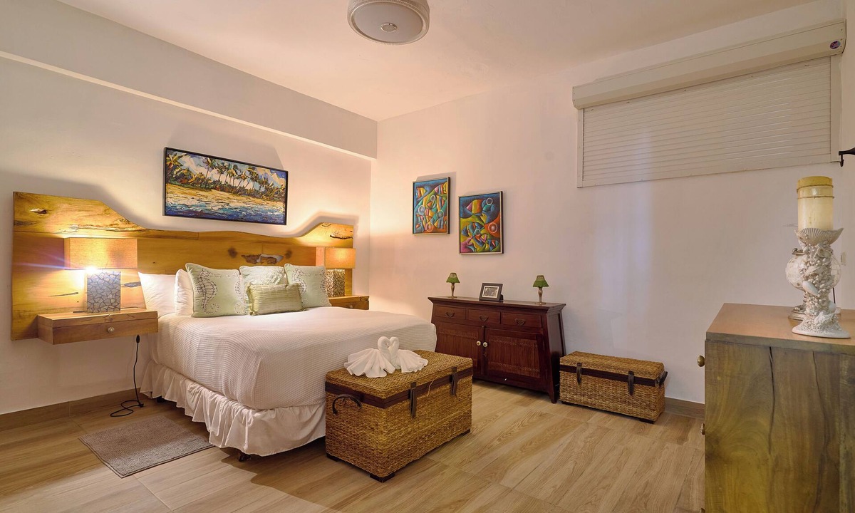 Villas Del Mar Apartment | Beachfront | OceanView | Pool & Full Kitchen