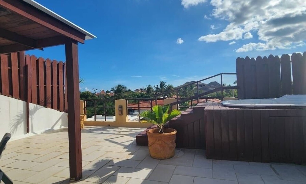 Dominicus Apartment | Beachside Apartment with Rooftop Terrace & Private Jacuzzi – Sleeps 6