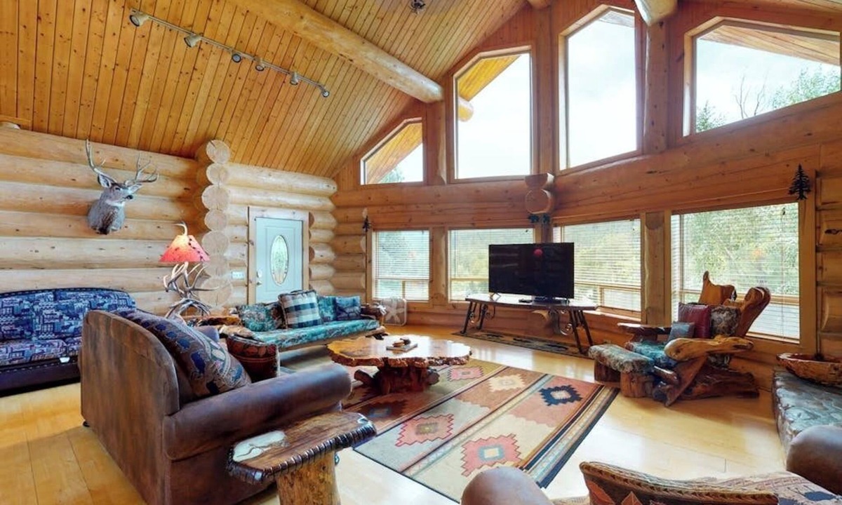 San Juan River Village Cabin | Beautiful Riverfront Log Cabin with Mountain Views, Firepit, and Gas Grill