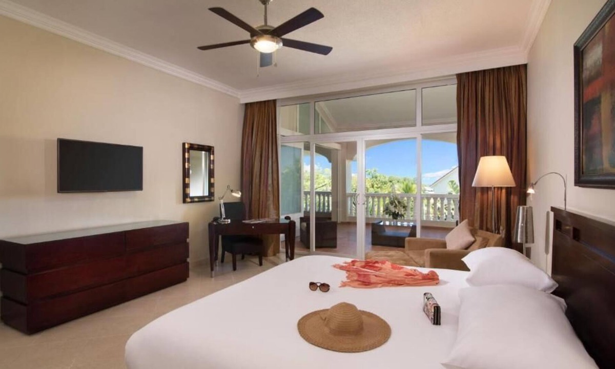 Los Brazos Apartment | Beautiful Studio vip room!