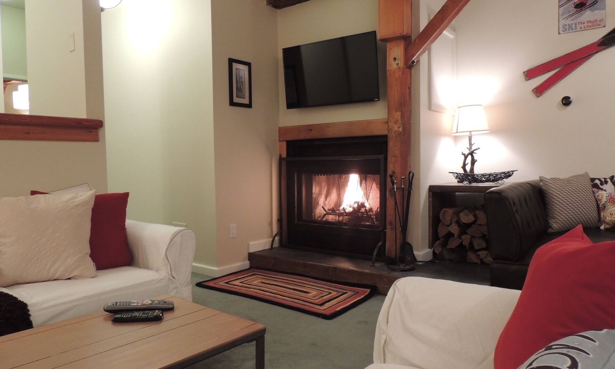 Ludlow Condo | Best Location! Renovated center village Okemo 2 BR - free shuttle outside door!