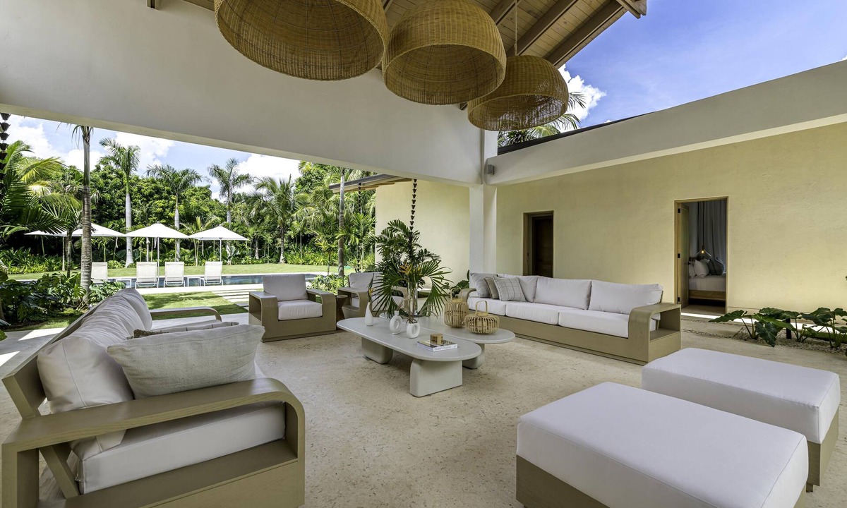 Los Lagos Villa | Brand New 6 Bedroom Villa w/Chef included! Steps from the Beach!