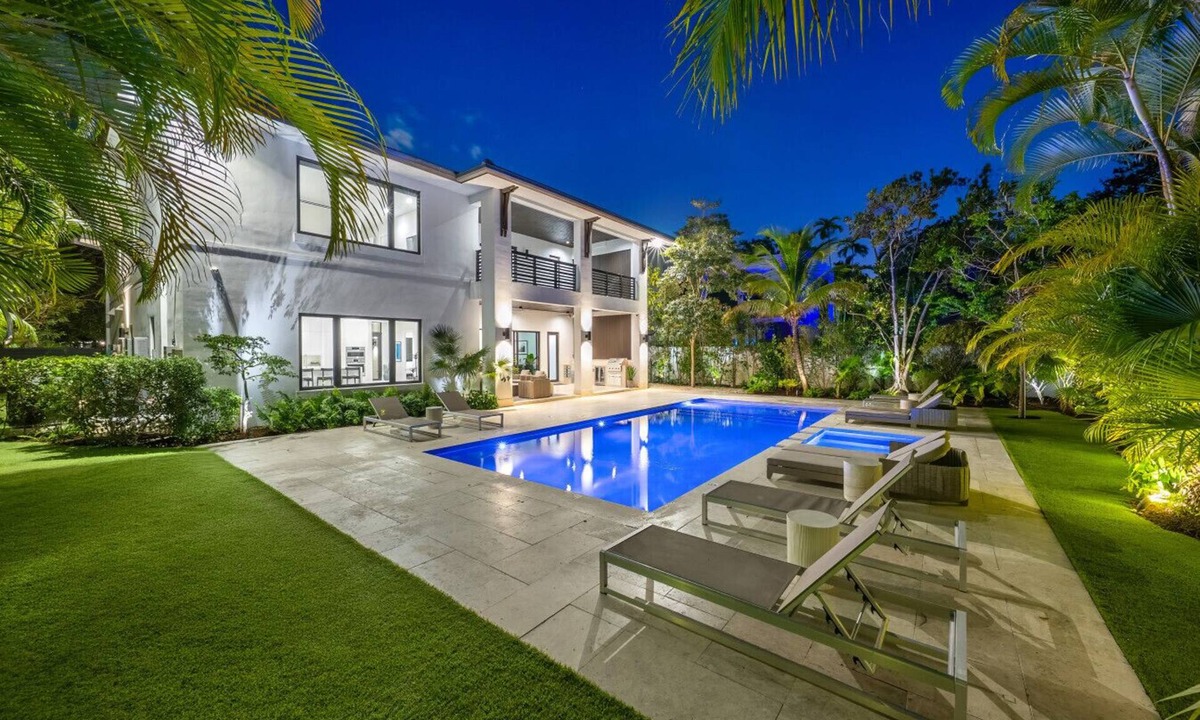 Country Club Section Villa | Brand new Villa with Pool/Jacuzzi/GameRoom