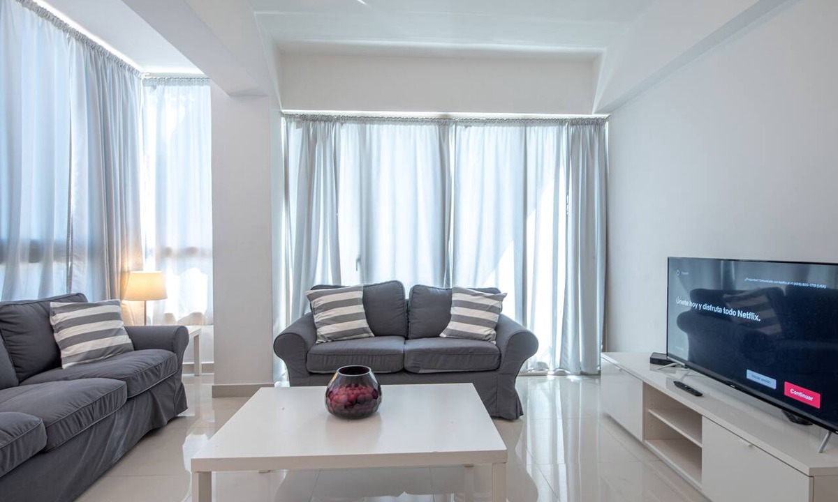 La Julia Apartment | Brilliant Harmony Apt 7th FLR Pool*Gym in La Julia