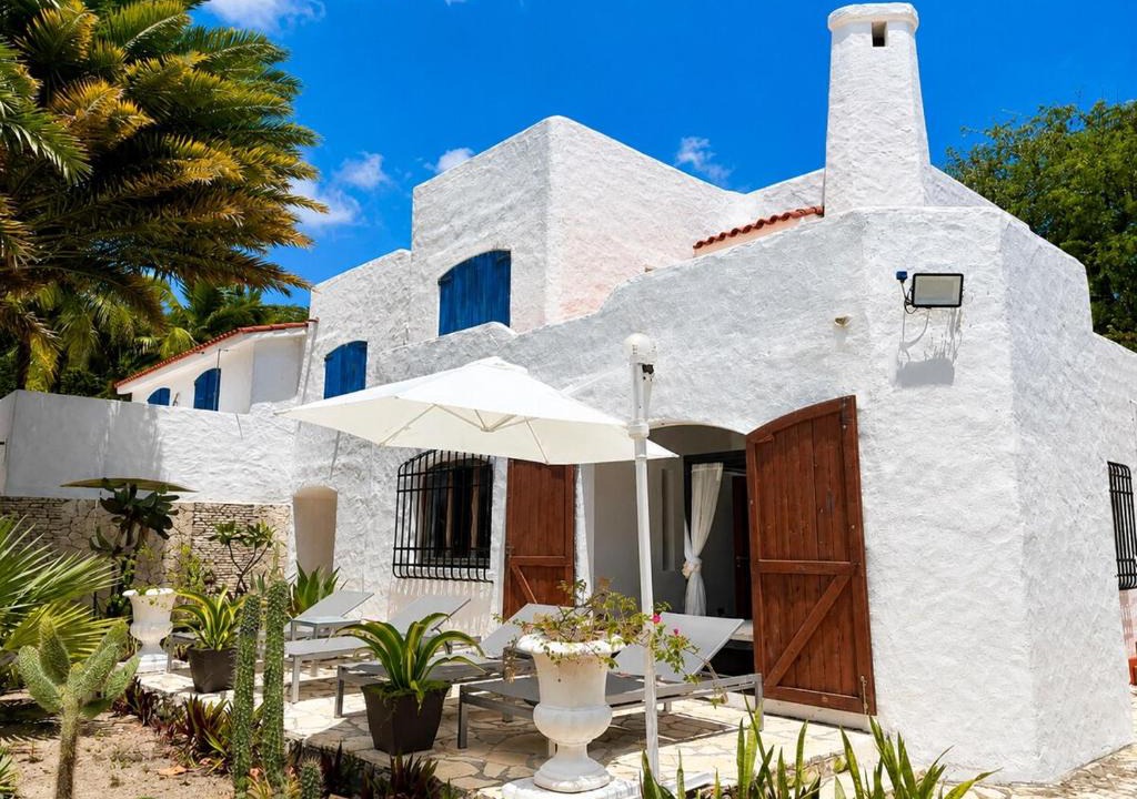 Las Charcas Villa | Casa Manarola Oceanfront Oasis & Pizza Cabin