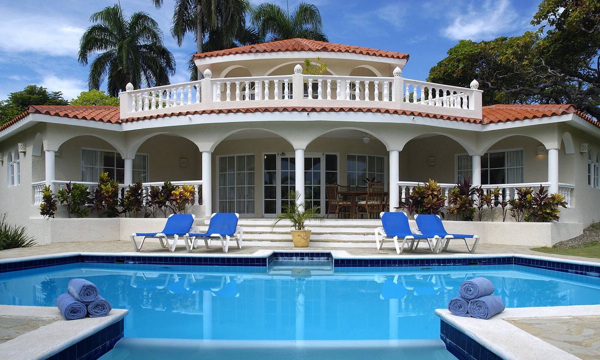 Cofresi Villa | Cheerful 4 bedroom Villa with Pool