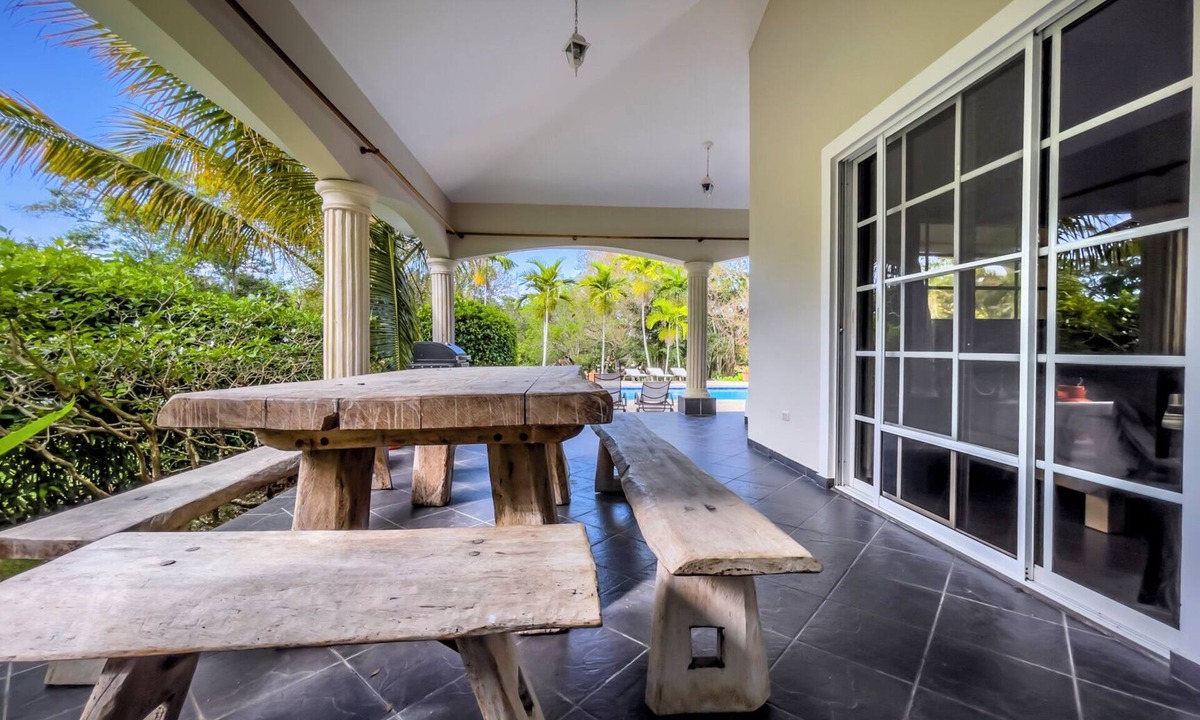 Urbanizacion Tavarez Villa | Cheerful villa with pool minutes from city center. Only 10 mins away from POP