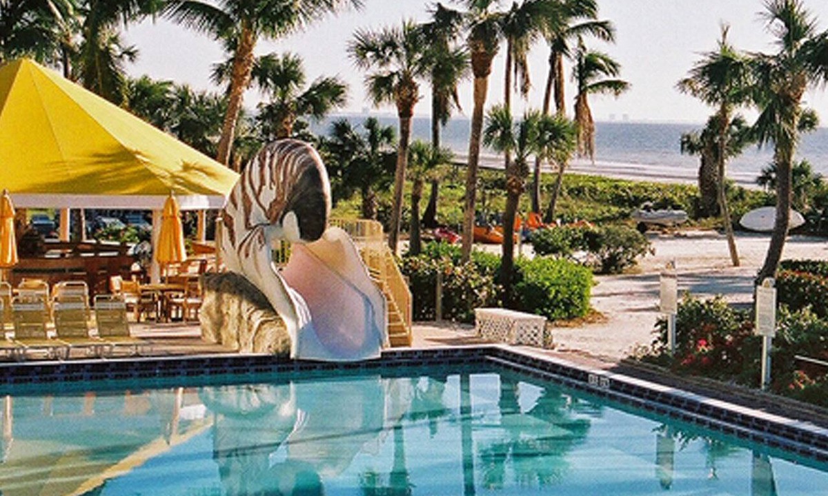 Sanibel Hotel | Coastal Hideaway with Garden Views, Kayaking, Biking | 4 Charming Units