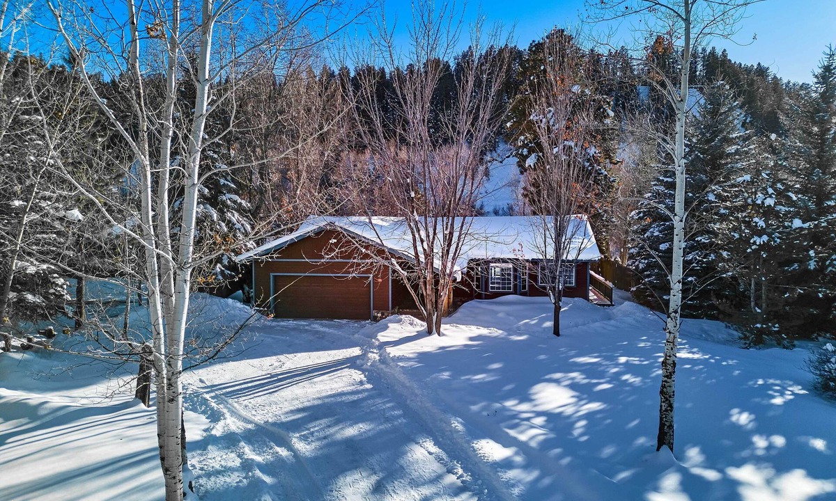 San Juan River Village House | Cozy Home w/Hot Tub: 7 Mi to Pagosa Hot Springs