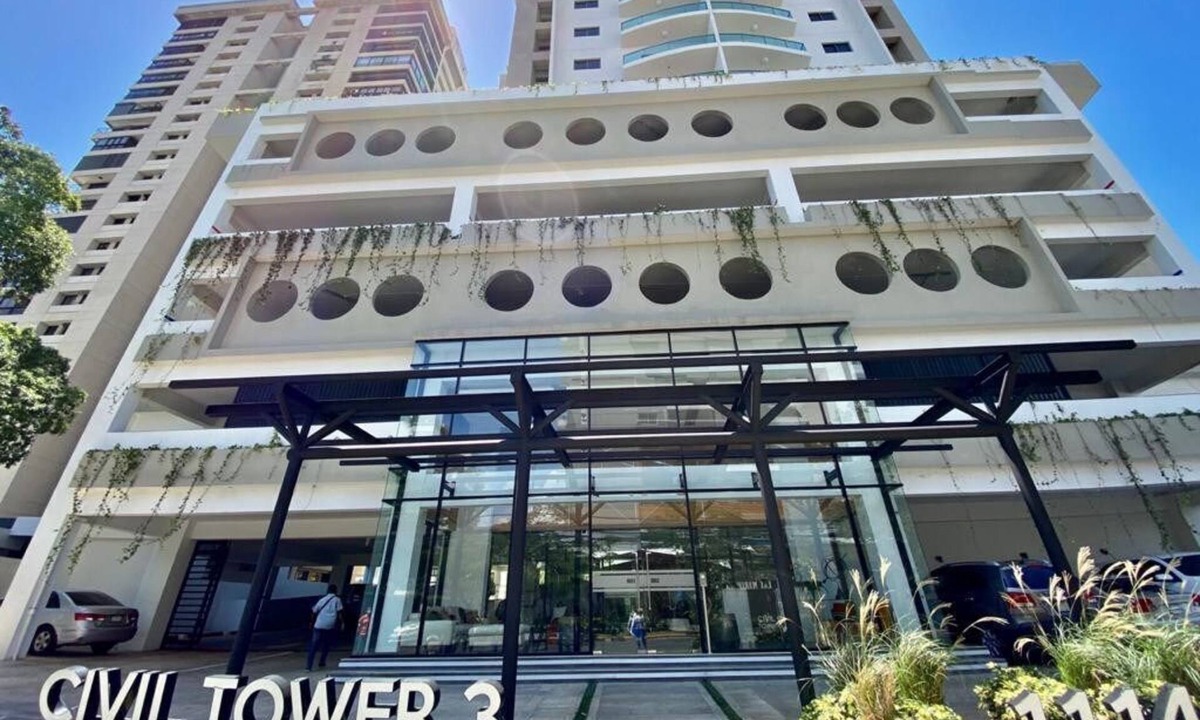 La Julia Apartment | Deluxe 1Bed Apt. City & Sea View WiFi, Pool & Gym