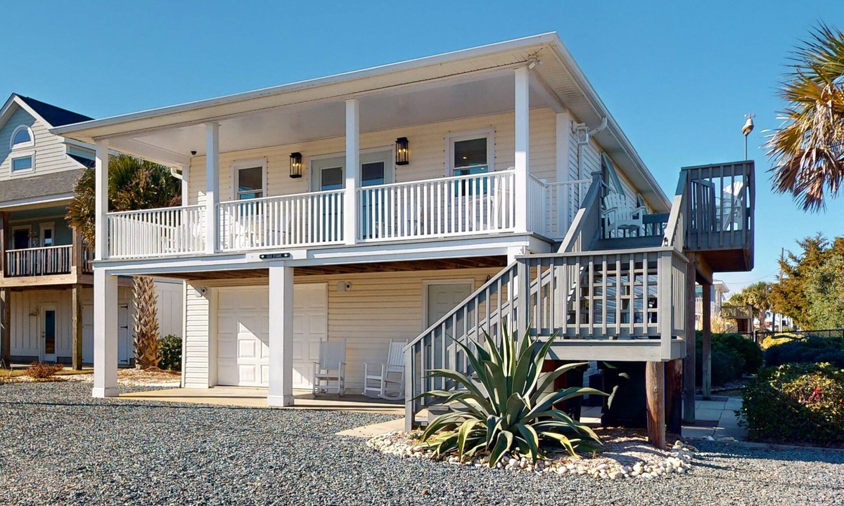 Topsail Beach House | Dog-friendly coastal home close to beach and local attractions
