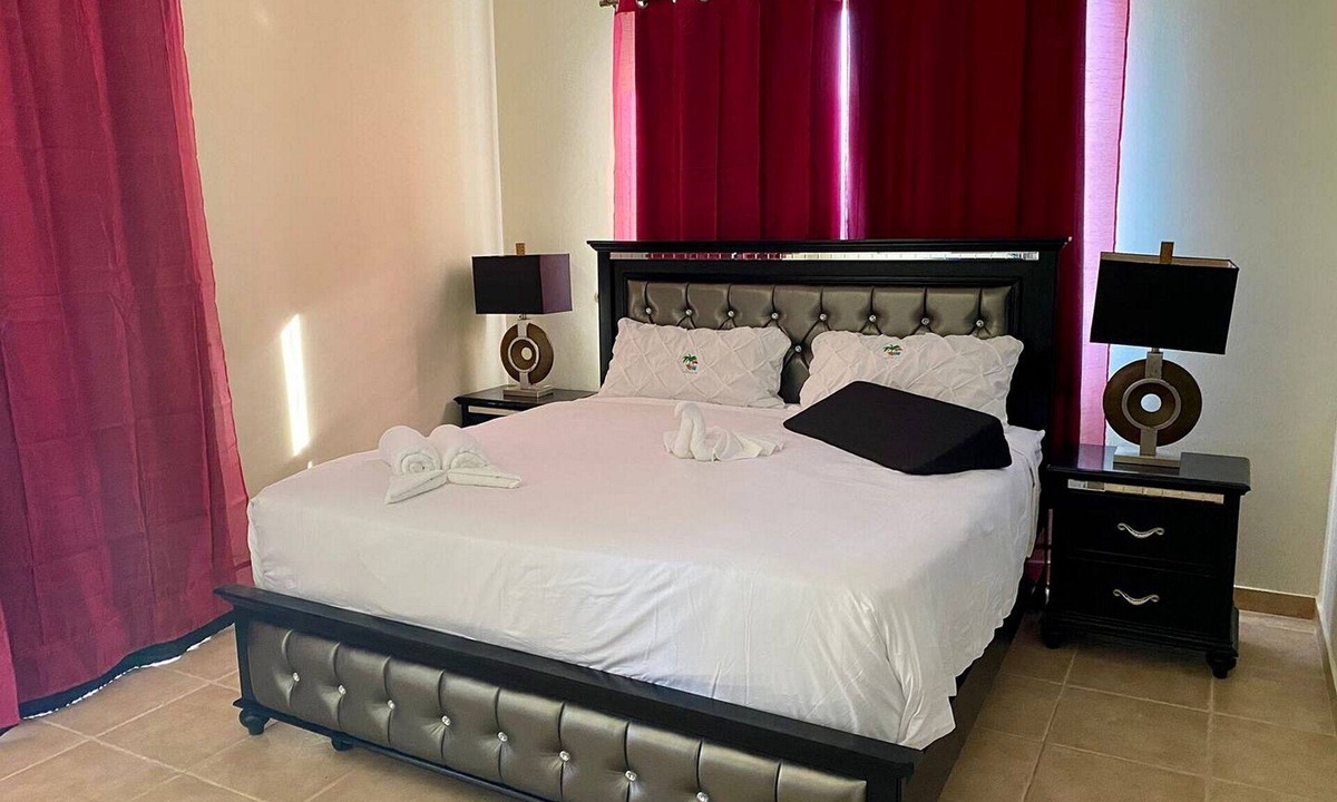 Urbanizacion Tavarez Villa | Exquisite 14BR/15BA Villa in Sosua: Pool, Gym