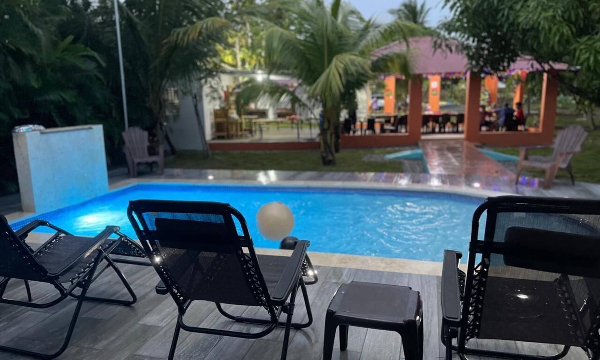 Higuey House | Fabulous 9-bedroom lodge in Higüey perfect for group getaways