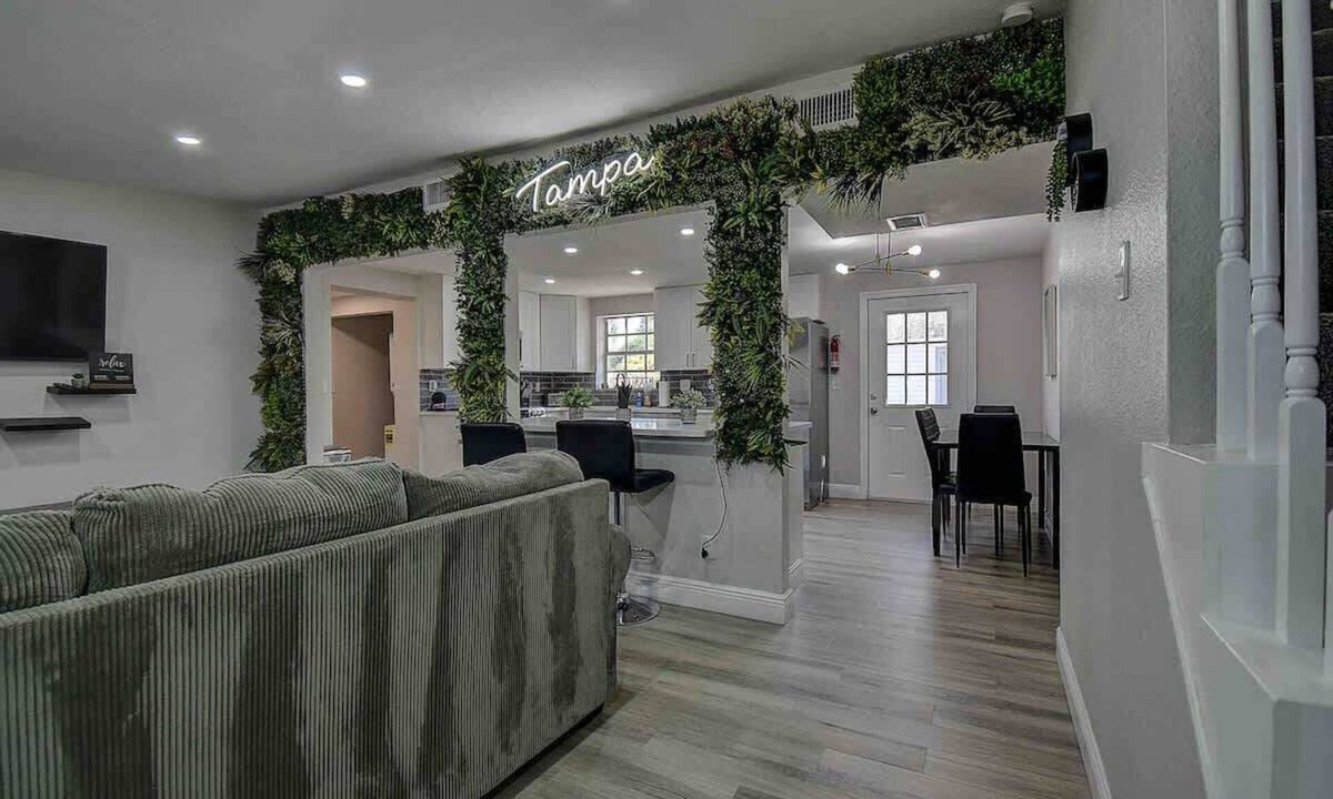 Sun Bay South House | Family Friendly 5BR Tampa Home 10Min To Downtown