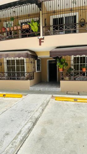 Prado Oriental Apartment | green oasis vacation retreat