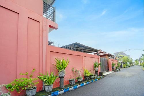 Lamongan Hotel | Hotel O near UNISLA formerly Homestay Bougenville