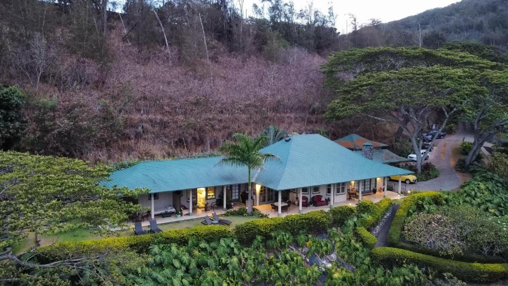 Wailuku Heights Bed & Breakfast | Iao Valley Inn