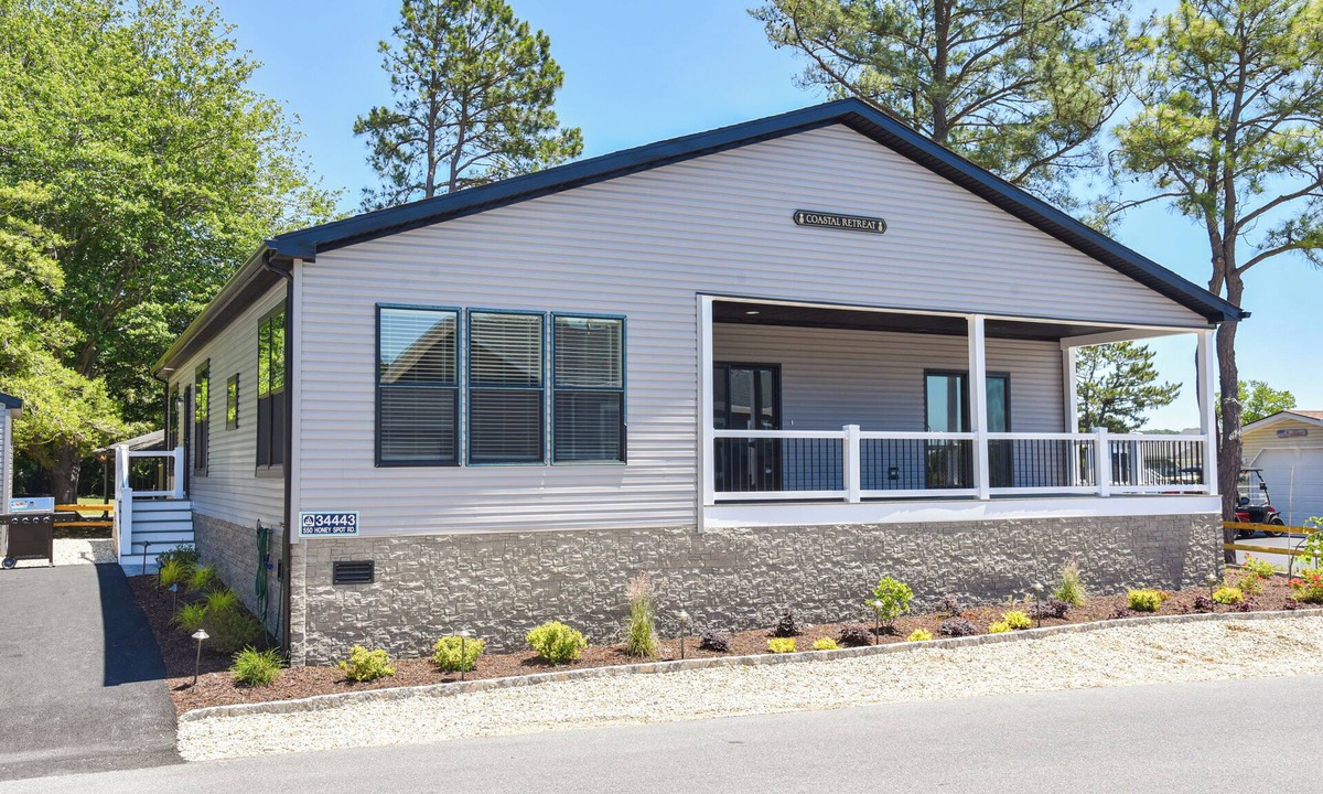 Long Neck House | Large, family fun home, beach, pools, pet friendly!