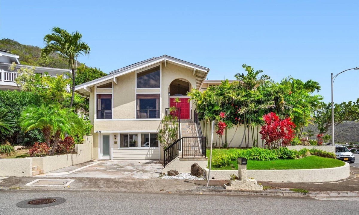 Hawaii Kai House | Large upgraded home with space for large extended families