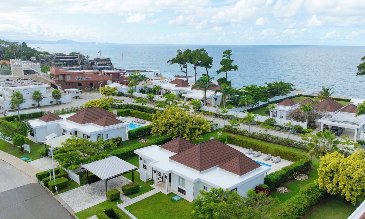 Playa Chiquita Villa | Luxury 2BR Villa next to Santa Fe