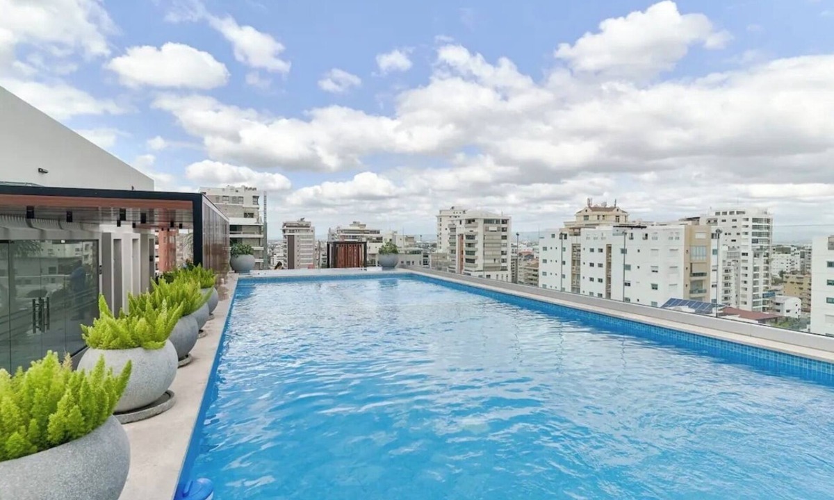 Serralles Apartment | Luxury Apt in Piantini - Rooftop - Infinity Pool - Gym - Balcony