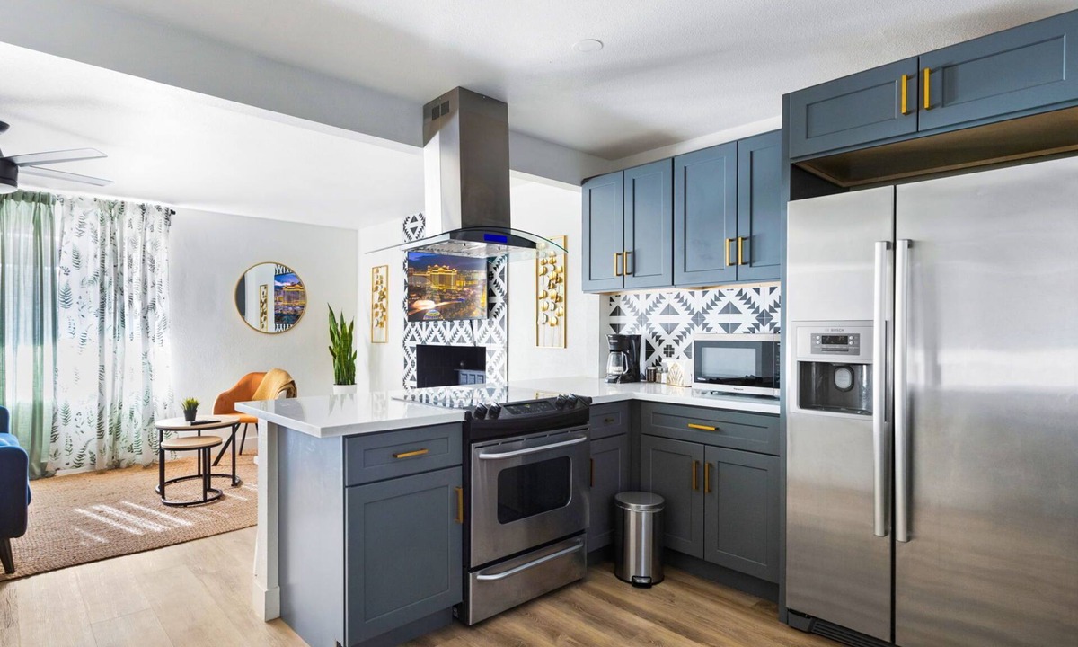 Rancho Oakey House | Luxury House - 10 Min to Strip - Vegas, Nevada