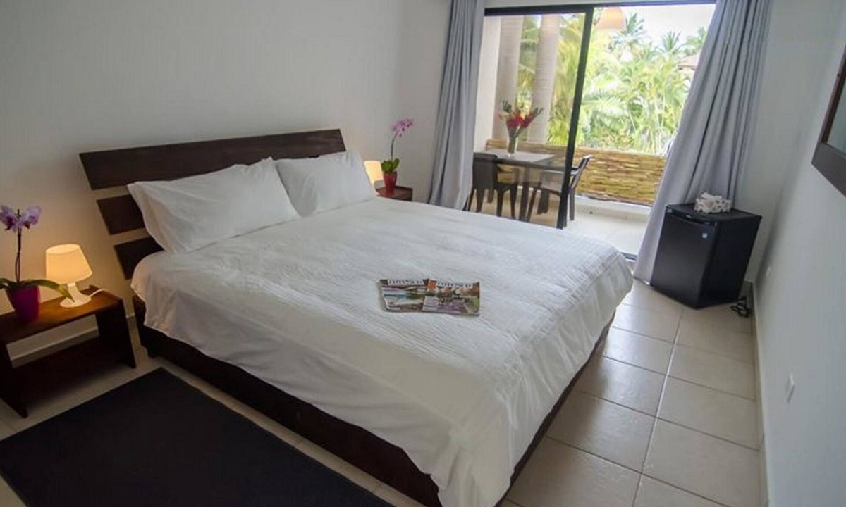 Cabarete Hotel | Luxury suite with billiard table, jacuzzi, pool, right on a sandy beach!