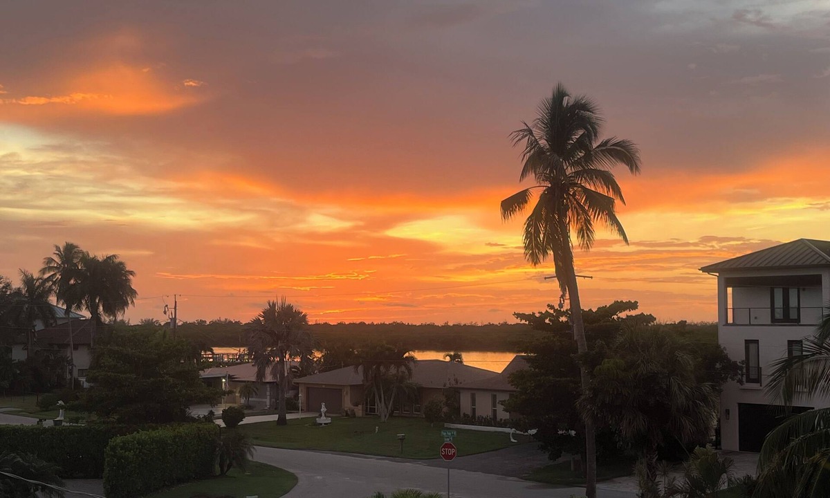 Isles of Capri House | Modern 4-bedroom house with pool/spa in Naples and minutes from Marco Island.
