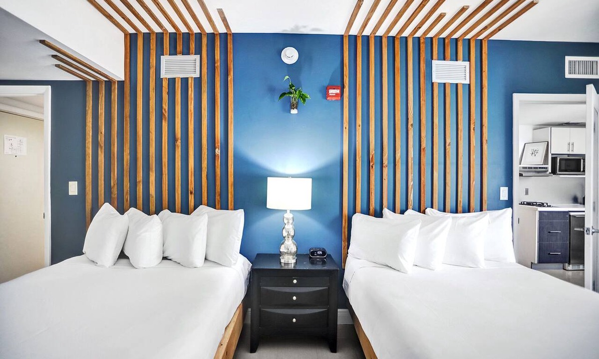 City Center Hotel | NEW LISTING! Belleza SoBe Deluxe 2 Bedroom/1 Bath (Sleeps 7)