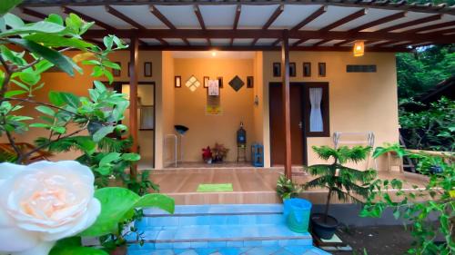 Banyuwangi House | Nitha Homestay Near Train Station