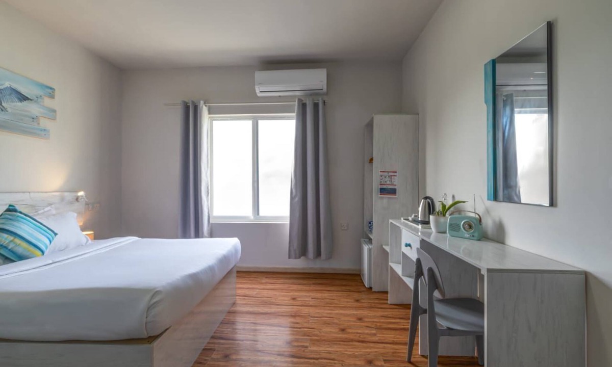 Cocoa Island Hotel | Ocean Pearl : Deluxe Triple Room