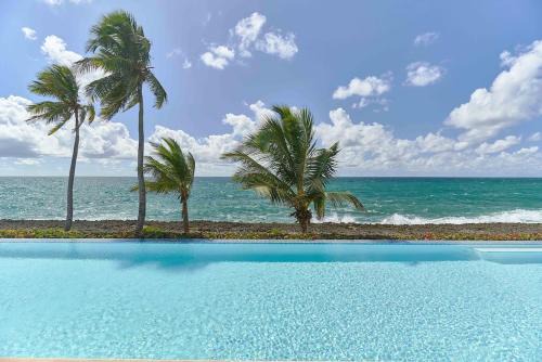 Villas Del Mar Apartment | Oceanfront Apartment, Pool, Near the Beach, Large Balcony