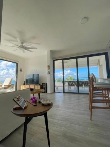 Dominicus Apartment | Penthouse In Tracadero Oceanfront Infinity Pool