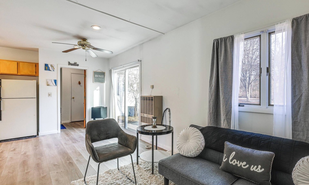Saratoga Springs Cottage | Pet-friendly Home w/Patio: 4 Mi to Saratoga Spa!