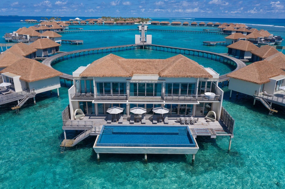 Huruelhi Island Hotel | Radisson Blu Resort Maldives