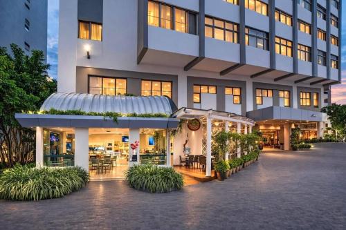 Ensanche Naco Hotel | Radisson Hotel Santo Domingo
