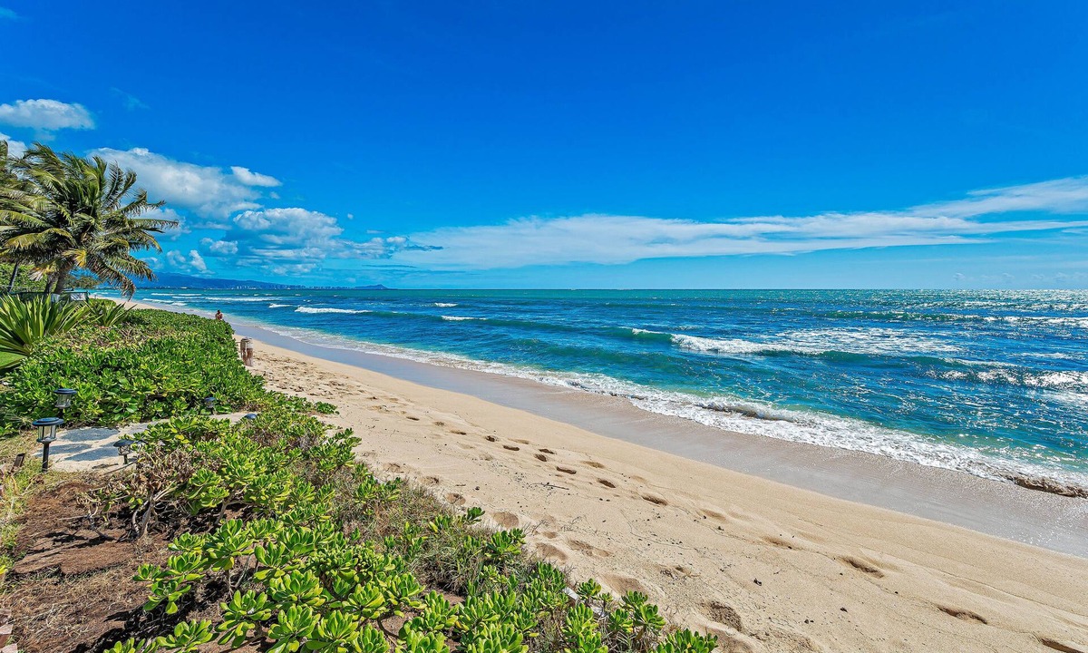Ewa House | Renovated Steps to the Beach Cottage in Ewa Beach Serene Home C