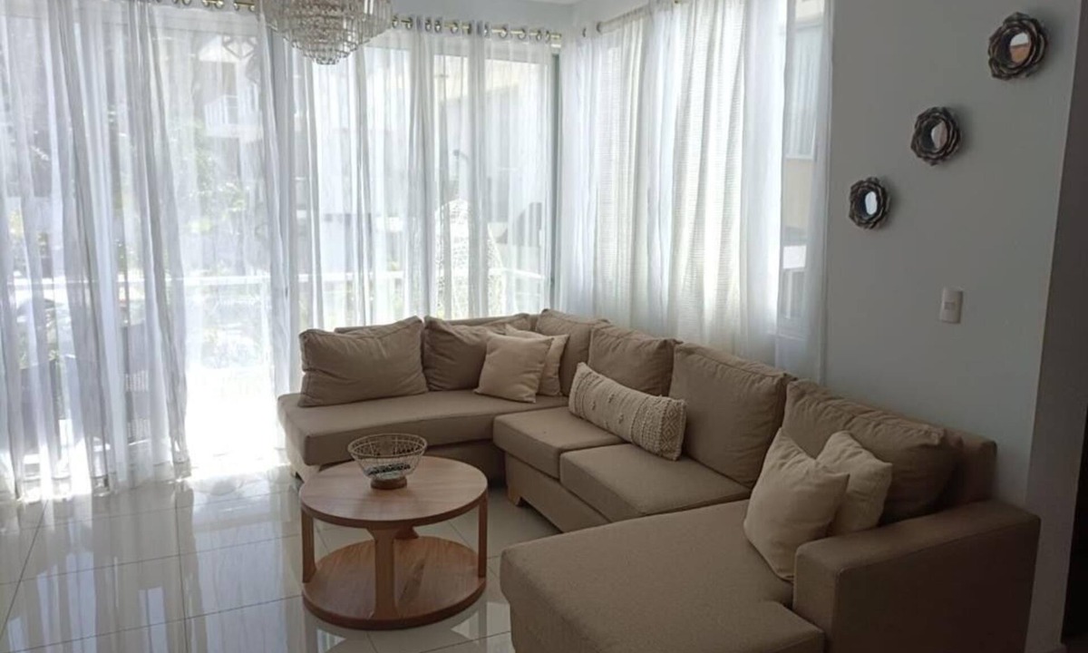 Los Maestros Apartment | Residencial Oasis Torre Alta